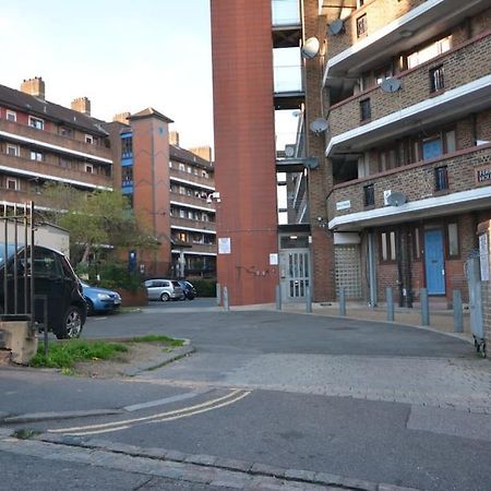 Lovely 4 Bedroom Apartment Close To The City Walking Distance From The Rivere View London Eksteriør billede