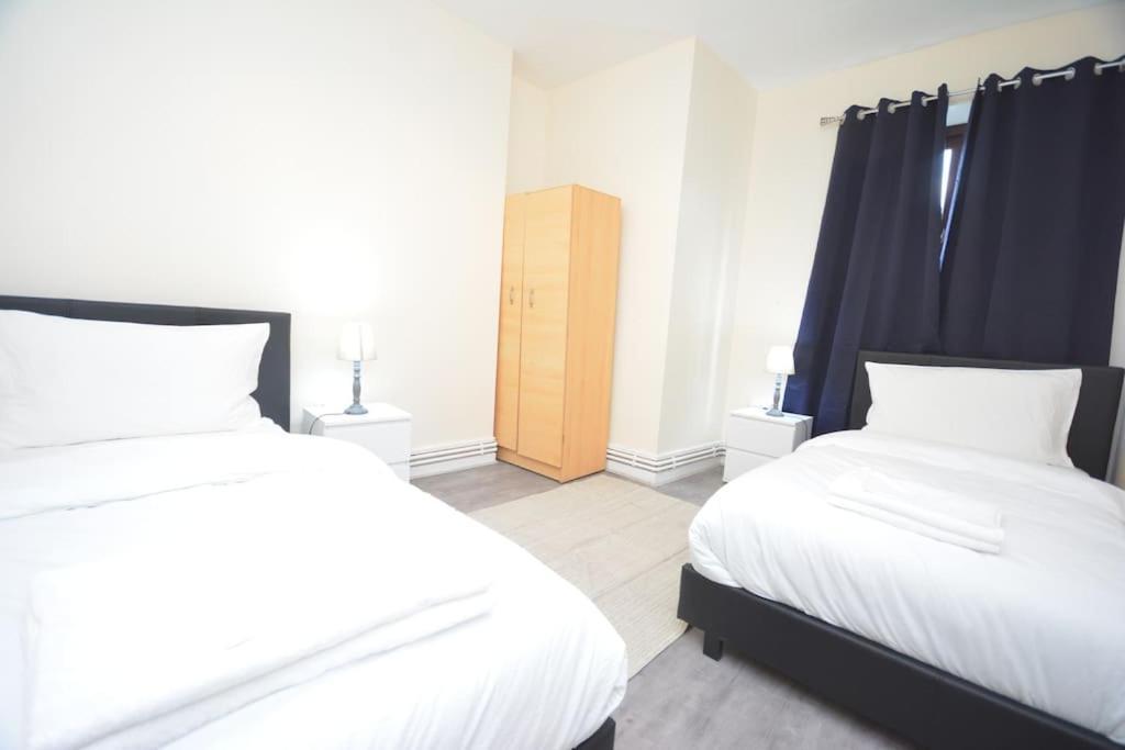 Lovely 4 Bedroom Apartment Close To The City Walking Distance From The Rivere View London Eksteriør billede