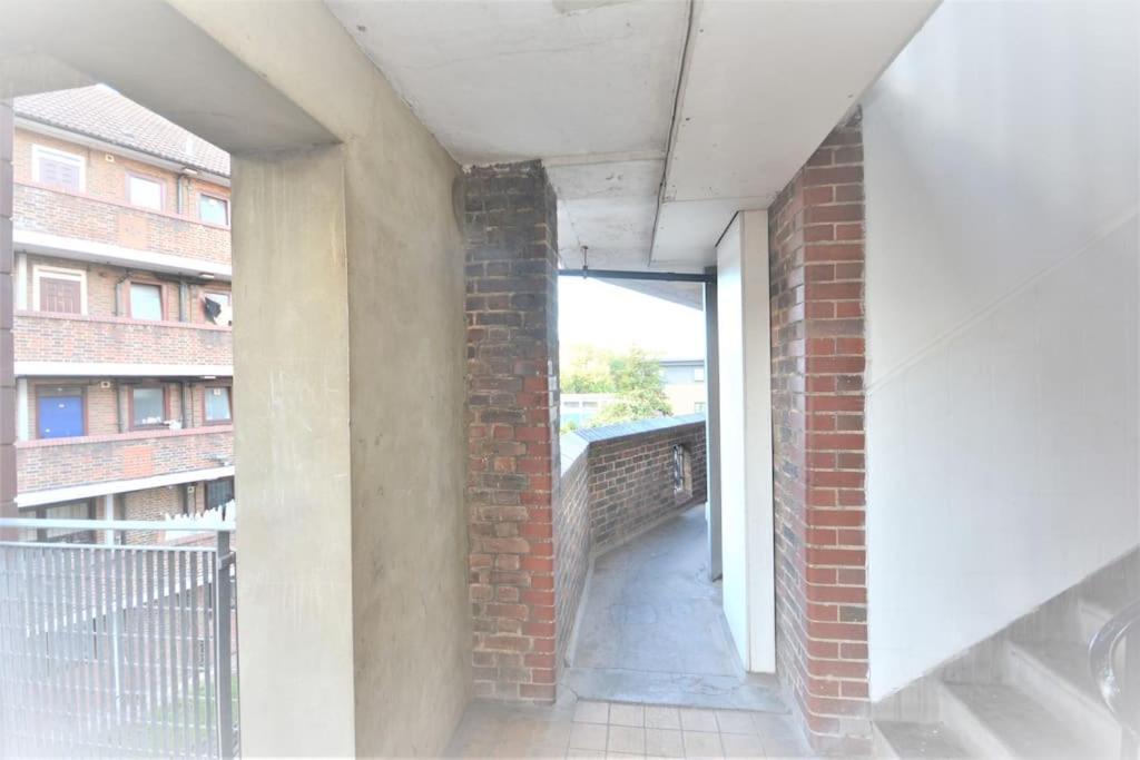 Lovely 4 Bedroom Apartment Close To The City Walking Distance From The Rivere View London Eksteriør billede