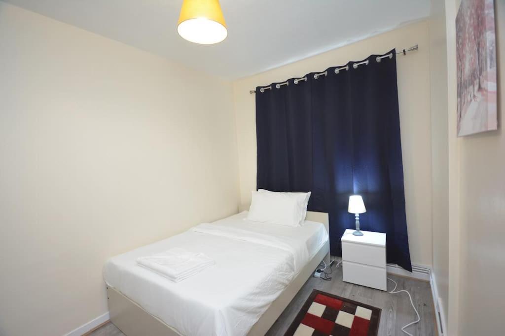 Lovely 4 Bedroom Apartment Close To The City Walking Distance From The Rivere View London Eksteriør billede