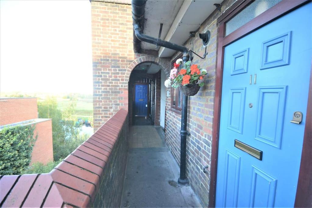 Lovely 4 Bedroom Apartment Close To The City Walking Distance From The Rivere View London Eksteriør billede
