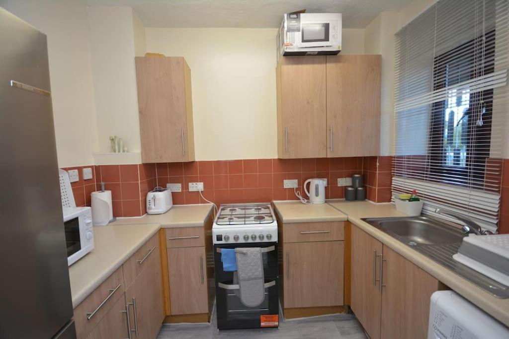 Lovely 4 Bedroom Apartment Close To The City Walking Distance From The Rivere View London Eksteriør billede